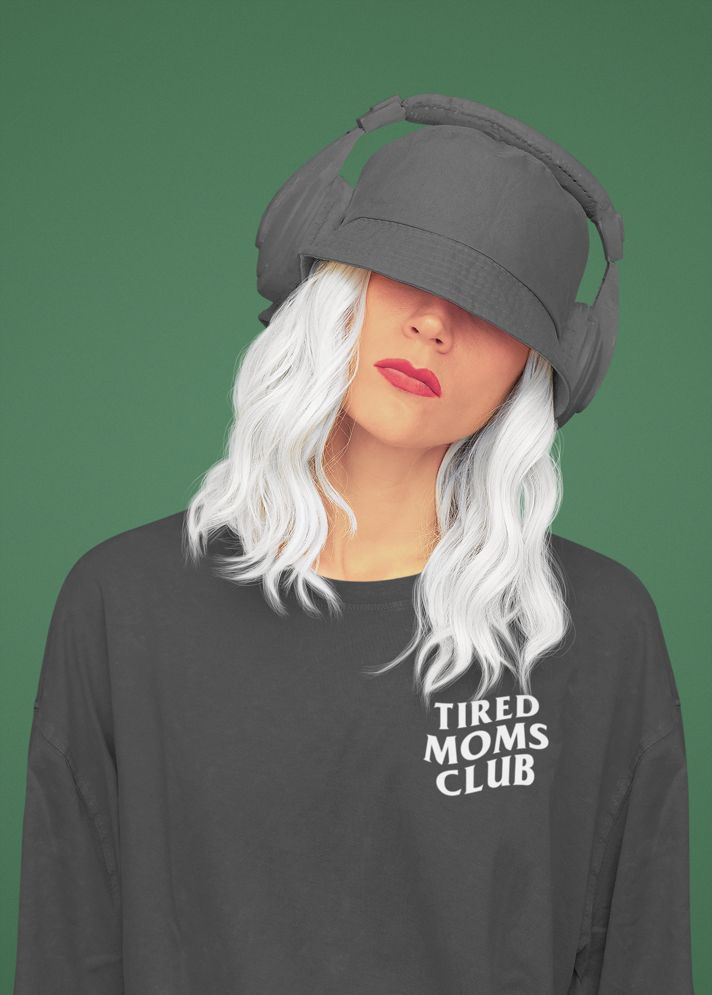 Tired Moms Club Tee (pepper)